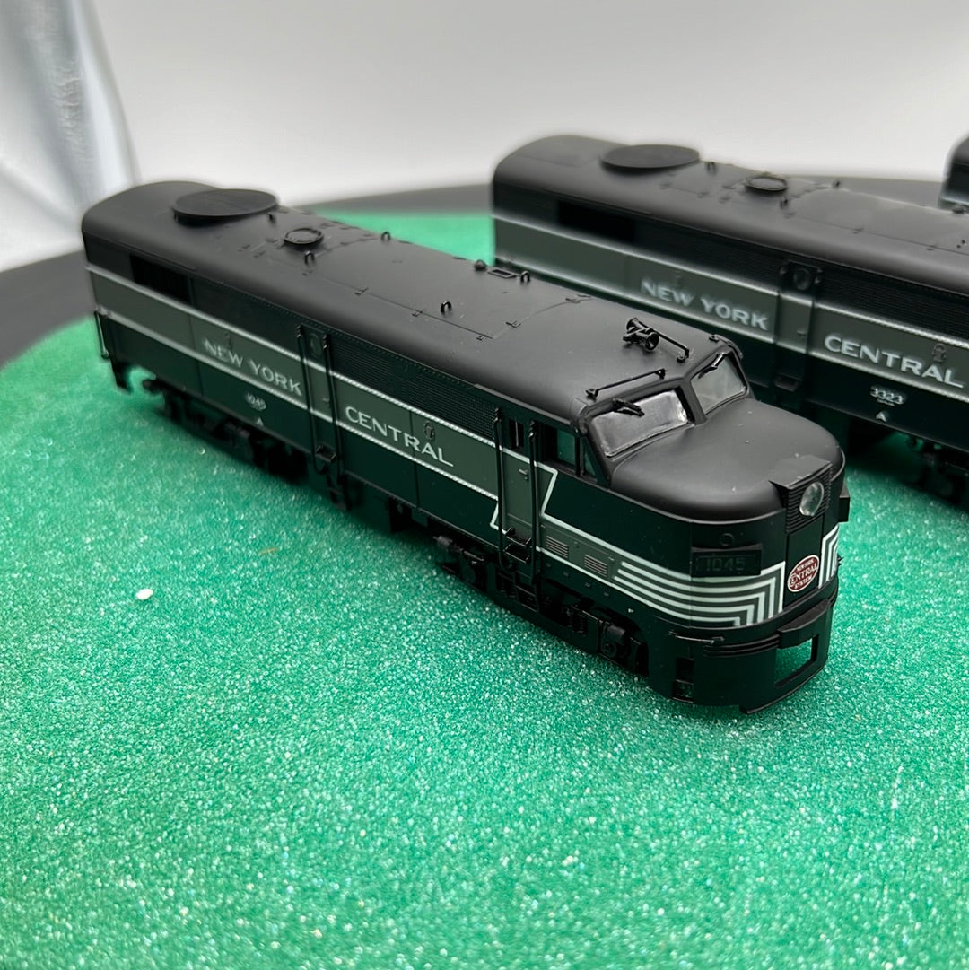 Multi-purpose Diesel Locomotive (Light Green) (Model Train)