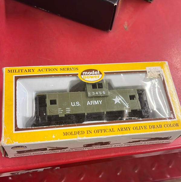Model Power 9165 Army Caboose HO SCALE