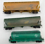 HO Scale HO2508  Set of 3 Assorted Hoppers Some Weathered As Is Kadee Couplers  Used Excellent No Box