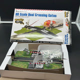 Bachmann 44579 Dual Crossing Gates HO Scale Open Box LN
