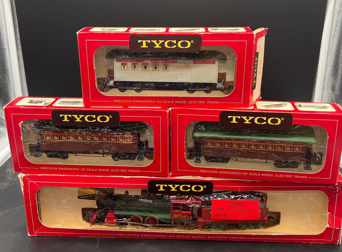 Tyco 233B:2000 Santa Fe 1890 Ten Wheeler Lighted with 3 passenger cars