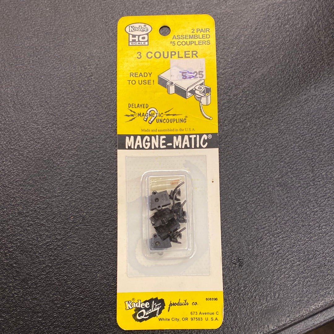 Kadee 713 HOn3 Scale #713 Plastic Knuckle Coupler -- Rust - 2