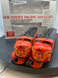 Lionel 6-8260 6-8262 Southern Pacific SP Daylight F3AA engine and non powered O SCALE Like New