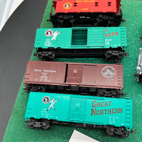 HO Scale Bargain Car Pack 142:  Set of 6 Great Northern freight cars HO SCALE USED