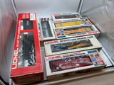 Lionel 6-8900, 6-9348, 6-9321, 6-7712, 6-9322, 6-9880, 6-9323 ATSF Santa Fe Famous American Railroad Series Railroad Freight Car Set (Set of 7) Caboose in wrong box O Scale Used Excellent