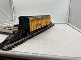 Lionel 6-19828 Chicago and Northwestern C and NW operating cattle car and stockyard set O SCALE NEW