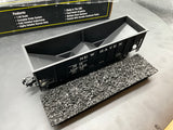 Weaver New Haven 2 Bay RIbbed Coal Car w/removable load O Scale Like New