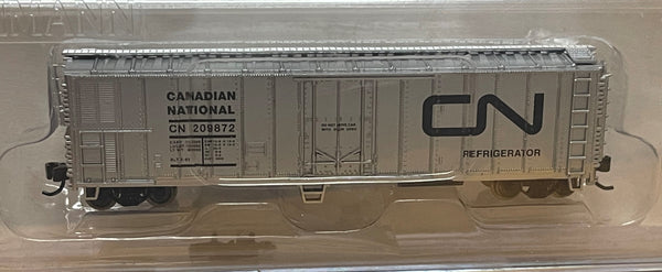 Bachmann 17952 Canadian National CN 50' Steel Reefer Silver with black letters