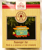 Hallmark Ornament 1991 Claus & Co RR set of 4 train ornaments plus display SZAZ