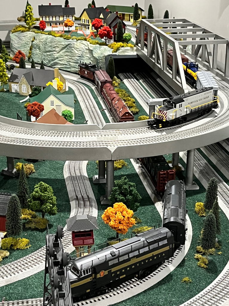 Train Layout by Don Matija