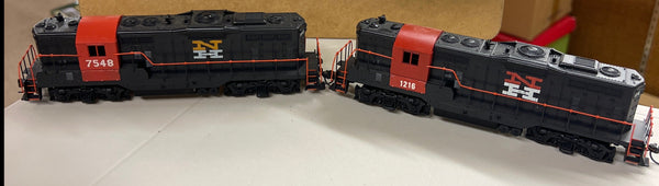 HO Scale Bargain Engine  111 Set of 2 Nonpowered New Haven Diesels Used Good