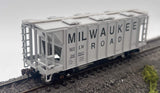 Bowser 60101 MILWAUKEE ROAD 70 ton Covered Hopper Car Assembled HO Scale Used Excellent