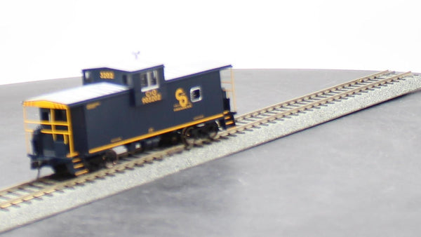 Walthers 910-8710 CHESAPEAKE & OHIO Extended Wide-Vision Caboose Mainline #903202 HO Scale NEW