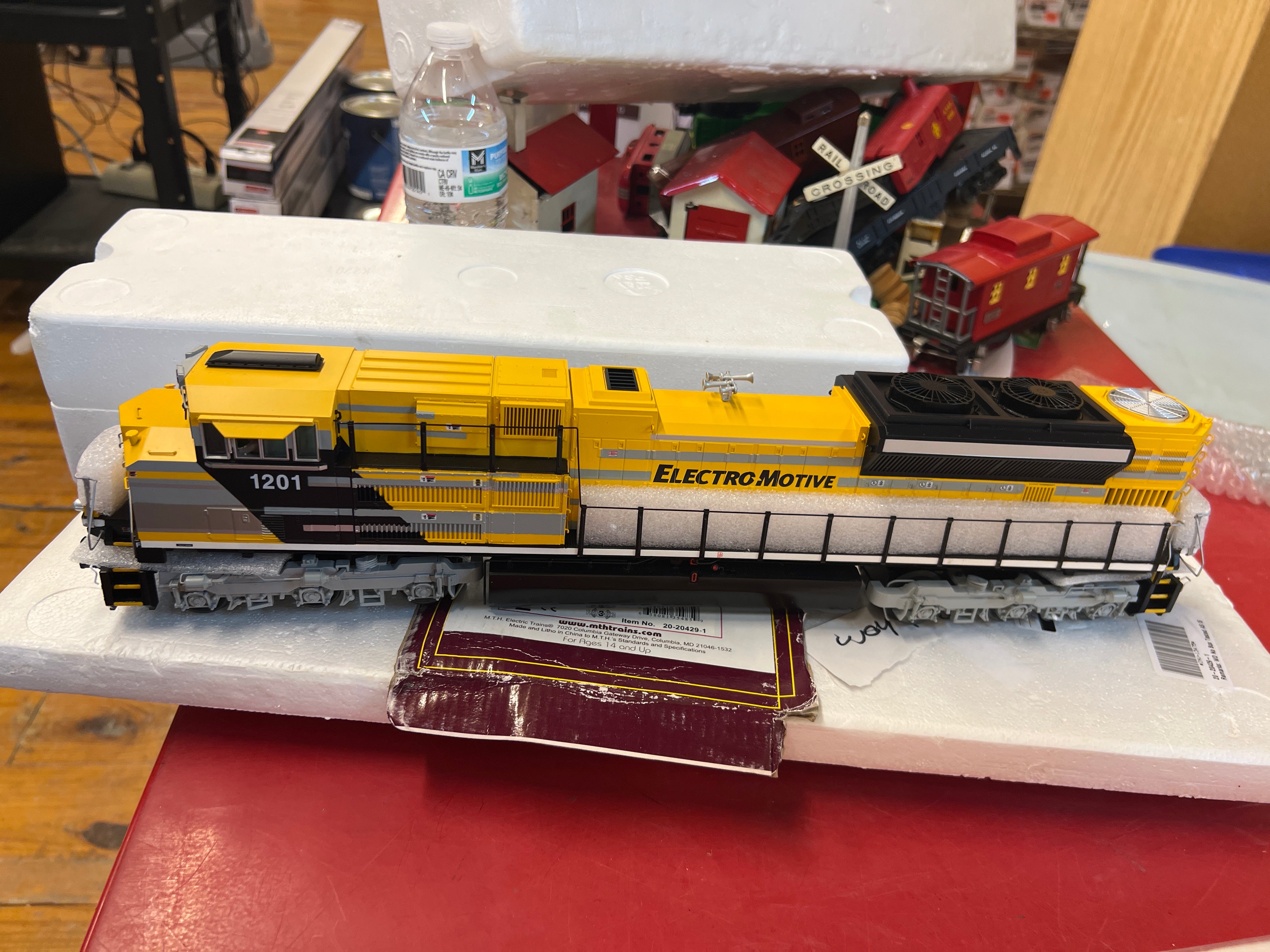 MTH Premier 20-20429-1 ElectroMotive SD70ACe Diesel Engine w