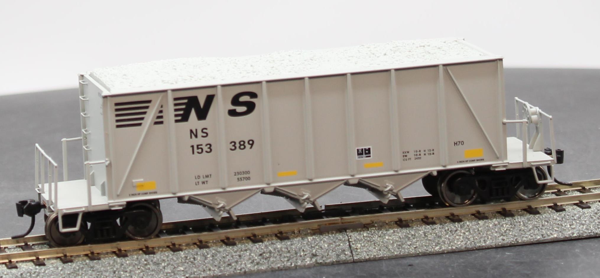 Walthers 920-106025 NORFOLK SOUTHERN 40' Ortner 100-Ton Open Aggregate
