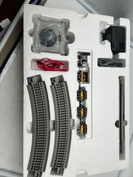 Bachmann 00641 the Dewitt Clinton train engine and 4 cars set HO SCALE Used Excellent as is smoky/ Damaged Box