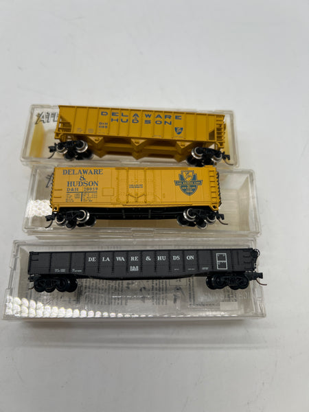 Set of 3 Assorted Freight Cars 009 Delaware Hudson DH  N SCALE  Like New