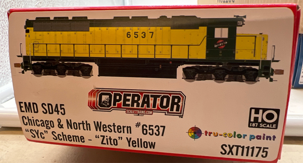 ScaleTrains Operator Series SXT11175 Chicago Northwestern CNW Syc Scheme Zito Yellow Diesel Locomotive DCC READY  HO SCALE NEW