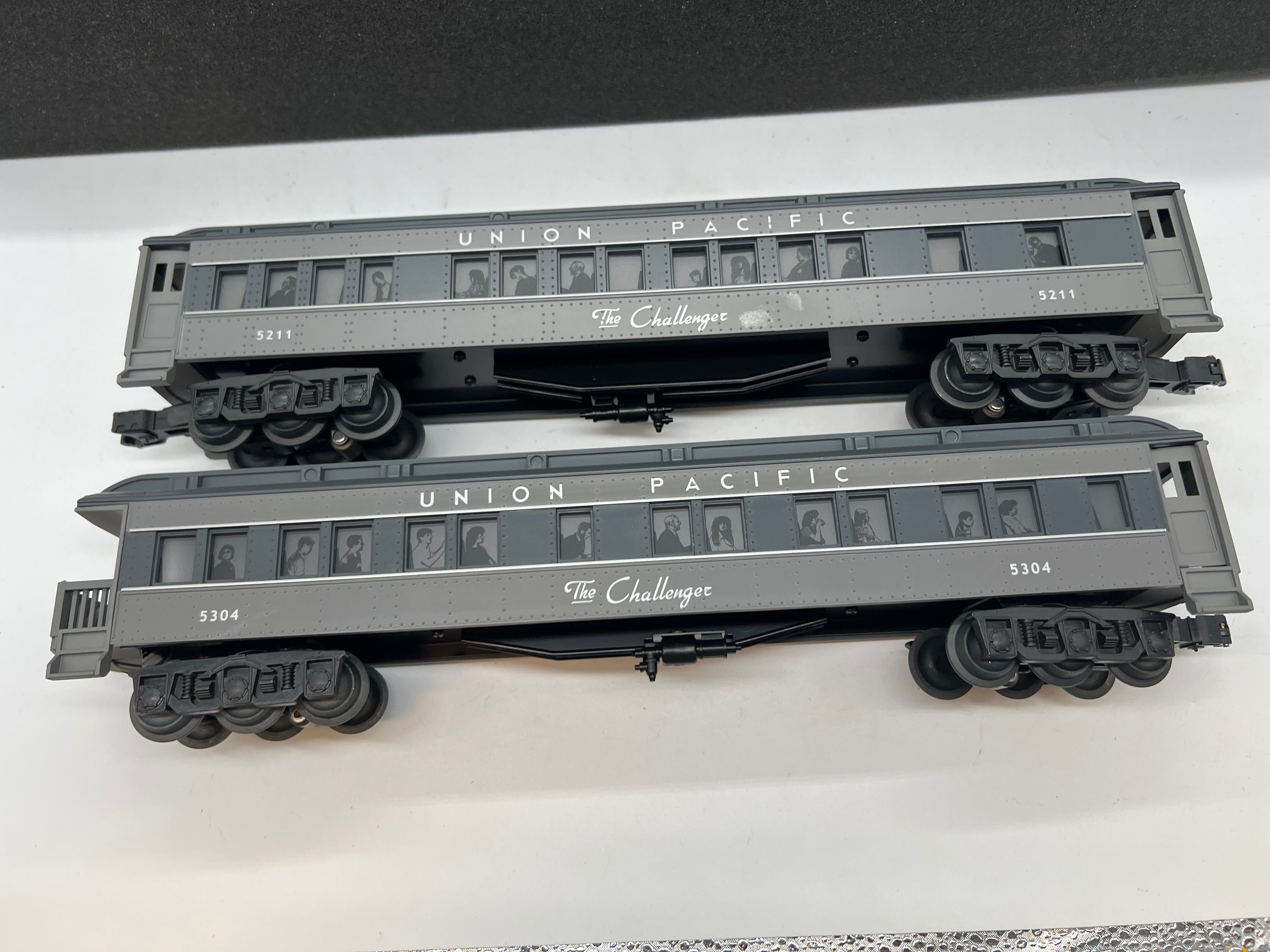 Lionel 6-39032 UNION PACIFIC MADISON PASSENGER CAR 4-PACK O SCALE Used