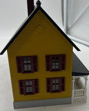 MTH Railking 30-9015 Farm Country House yellow red shutters O SCALE Used Excellent