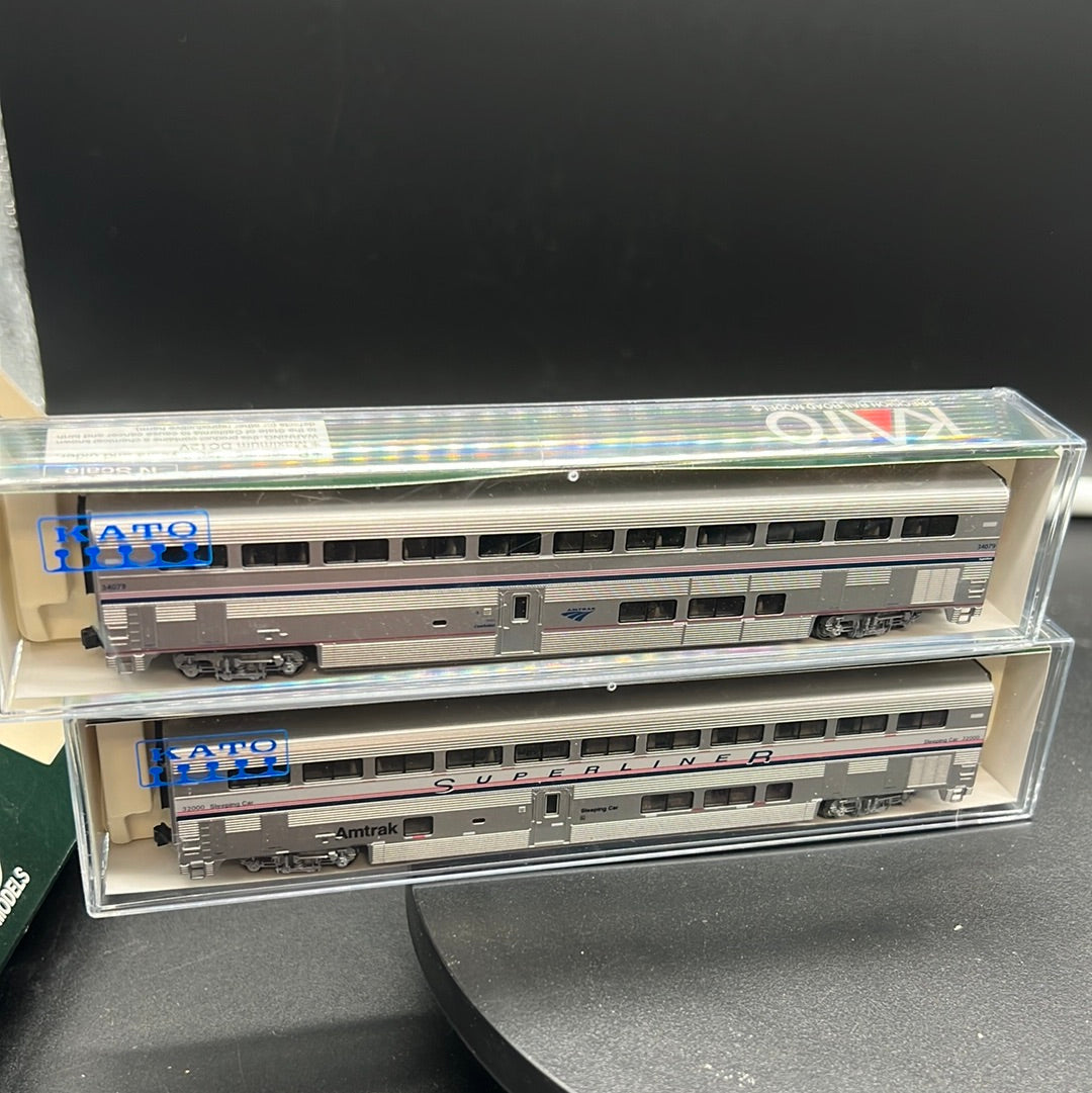 Kato 106-3507 Amtrak Superliner Passenger Car 4 Car Set Phase IV Set A