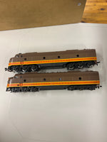 HO Scale Bargain Engine 49 Illinois Central Set of 2 Diesel Engines 1 Pwd 1 NonPwd Used Good