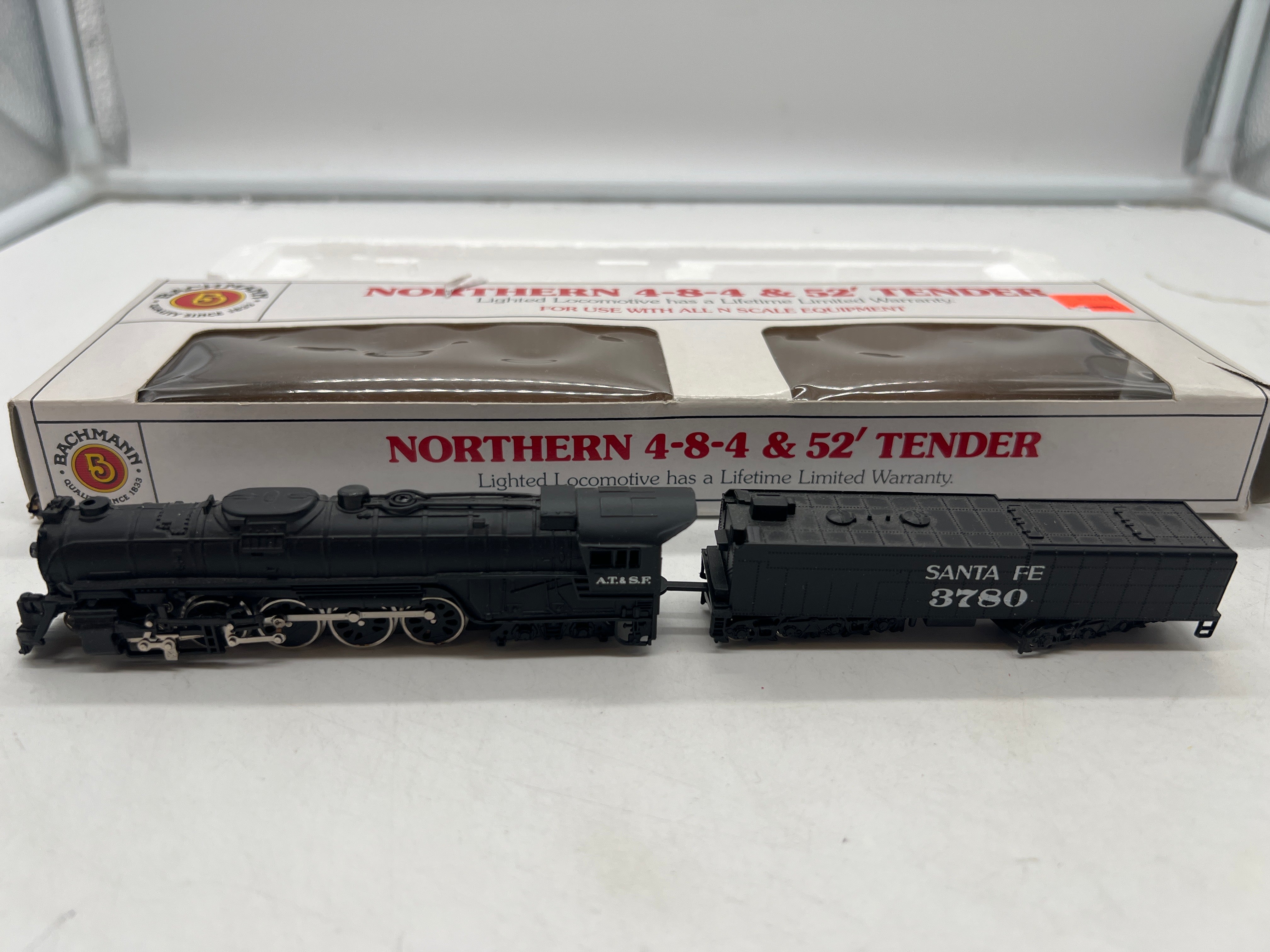 BACHMANN 58052 SANTA FE ATSF NORTHERN 4-8-4 LOCOMOTIVE AND 52' TENDER