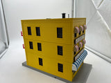 MTH Railking 30-90329 MARS - M&Ms 3-Story City Building w/Fire Escape & Blinking Sign O SCALE Like New