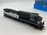 Athearn RND77706 Norfolk Southern NS AC4400CW Diesel Locomotive HO SCALE Like New