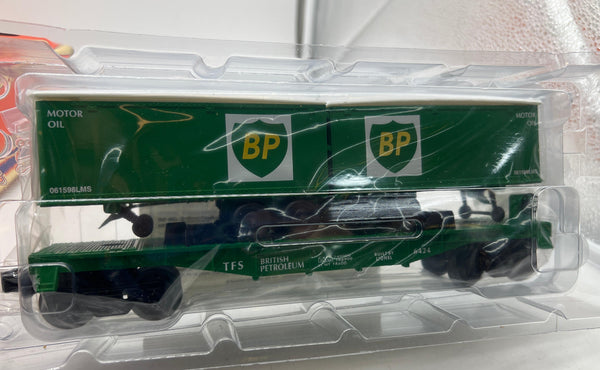 Lionel 6-26001 BP British Petroleum Flatcar w. 2 Piggyback Trailers O SCALE NEW