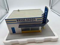 MTH Railking 30-90276 WRKING Radio Single Story Opposite Corner Store O SCALE Used Excellent