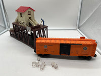 Lionel 6-2306 operating icing station and Pacific Fruit Express ice car O SCALE Used as is Damaged Box