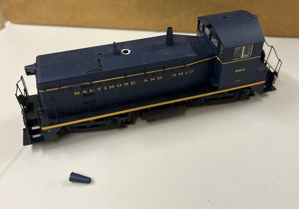 HO Scale Bargain Engine 56 LifeLike Baltimore & Ohio Diesel Switcher Engine Used Good Broken Stack