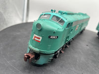 Lionel 2333340 Penn Central (Harry Heinke Weathered) LEGACY E8 AA O SCALE WEATHERED AS IS Like New