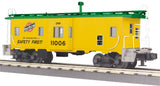 MTH Railking 30-77301 Chicago & North Western CNW Bay Window Caboose O SCALE Like New Damaged Box