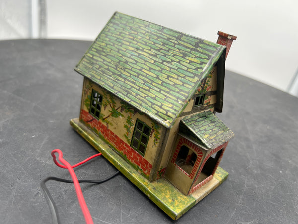 Lionel LNLPWH3 Lionel Prewar House #3  Lit (not original lighting) Used No Box as is