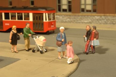 Bachmann 33159 STROLLING PEOPLE - O SCALE NEW