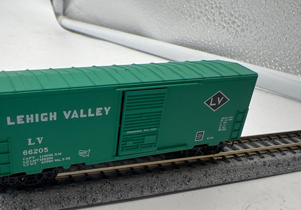 Micro-Trains Line   24020 Lehigh Valley 40' Standard Box Car w kadee style couplers  N SCALE Like New