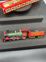 Tyco 233B:2000 Santa Fe 1890 Ten Wheeler Lighted with 3 passenger cars HO SCALE Used VG