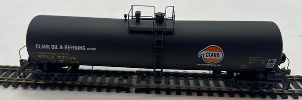 Walthers 932-7261 UTLX 23,000 Gallon Funnel-Flow Tank Car Clark #77538 HO SCALE Like New