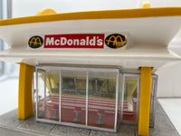 MCMEMORIES MM31902 LOOK FOR THE GOLDEN ARCHES DINER BUILDING O OR HO SCALE Like New