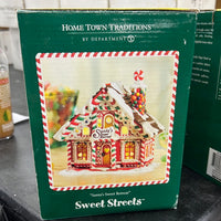 Department 56 Sweet Streets 56.06351 Santa’s Sweet Retreat RARE