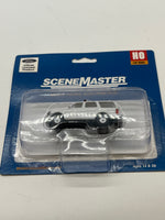 Walthers 949-12044 Ford(R) Expedition Special Service Vehicle (SSV) -- Police agency decals (white, nonworking lights) HO SCALE NEW