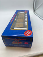 Atlas 6708-3 PFE Pacific Fruit Express Woodside Refrigerator Car (3-Rail) Weathered O SCALE WEATHERED AS IS Used Excellent