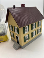 MTH Railking 30-90337 Tan w Green shutters Row House O SCALE Used Excellent