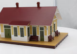 MTH Railking 30-90303 Maroon/Cream Country Passenger Depot O SCALE Like New