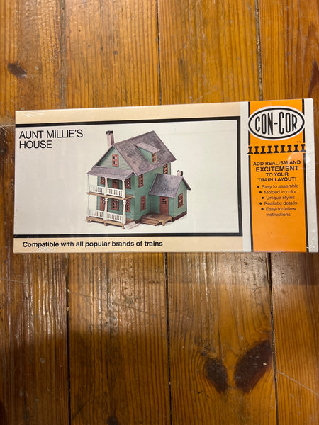 Con-cor 9050 Aunt Millie’s House Building Kit HO Scale NIB