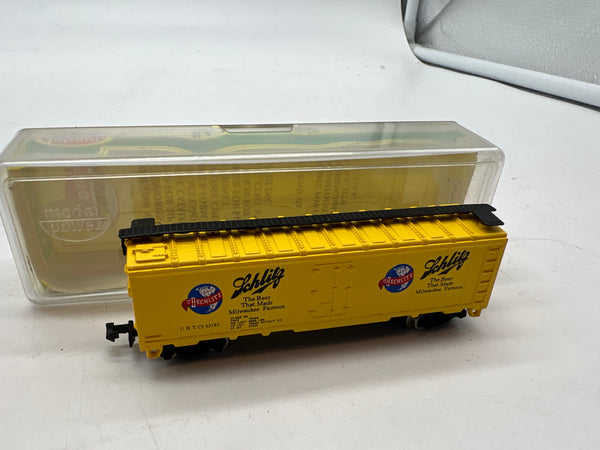 Model Power 3725 Schlitz beer reefer car N SCALE Like New