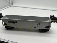 MTH Railking 30-75442 Norfolk Southern RailKing 4-Bay Hopper Car O SCALE Used no coal load