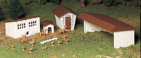 Bachmann Plasticville 45604 FARM OUTBUILDINGS w Animals O SCALE NEW